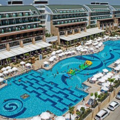 Отель Crystal Waterworld Resort & Spa бассейн