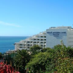 Отель Melia Madeira Mare Hotel Португалия, Фуншал - 1 отзыв об отеле, цены и фото номеров - забронировать отель Melia Madeira Mare Hotel онлайн пляж фото 2