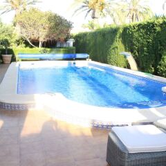 Отель Cabo Roig бассейн