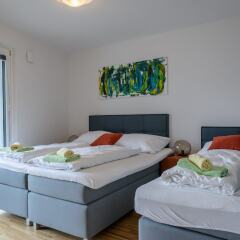 Апартаменты FeelGood Apartments Seestadt Green Living Вена комната для гостей фото 3