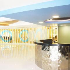 Grand Tower Inn Sathorn Hotel бассейн