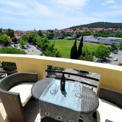 Отель Palace Queen Mary Luxury Rooms балкон
