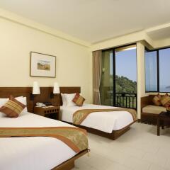 Отель Supalai Resort And Spa Phuket 3* Улучшенный номер с разными типами кроватей фото 4