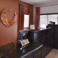 Отель Best Western Royal Palace Inn & Suites США, Лос-Анджелес - отзывы, цены и фото номеров - забронировать отель Best Western Royal Palace Inn & Suites онлайн интерьер отеля фото 2