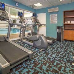 Отель Fairfield Inn & Suites by Marriott Frederick фитнесс-зал фото 2