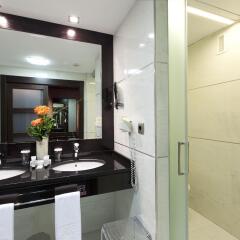 Отель Cordoba Center Испания, Кордова - 4 отзыва об отеле, цены и фото номеров - забронировать отель Cordoba Center онлайн ванная