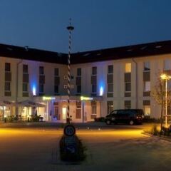 Отель Holiday Inn Express Munich Airport фото 8