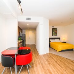 Отель Ginosi Wilshire Apartel комната для гостей фото 9