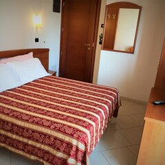 Hotel Villa Linda Риччоне сейф в номере
