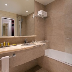Отель Lisbon Marriott Hotel Португалия, Лиссабон - отзывы, цены и фото номеров - забронировать отель Lisbon Marriott Hotel онлайн ванная фото 2