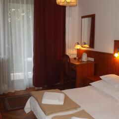 Helios Hotel Pension сейф в номере