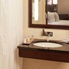Отель DoubleTree by Hilton New York Downtown 4* Стандартный номер с различными типами кроватей фото 14