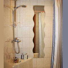 Гостиница Rain Hostel в Санкт-Петербурге отзывы, цены и фото номеров - забронировать гостиницу Rain Hostel онлайн Санкт-Петербург ванная фото 2
