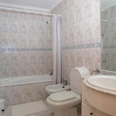 Отель Apartamentos Turisticos Jardins Da Rocha ванная