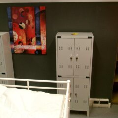 Koala Hostel сейф в номере