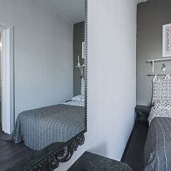 Гостиница City of Rivers Near Hermitage 2 Rooms комната для гостей фото 3