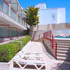 Отель Hostal Residencia Molins Park бассейн