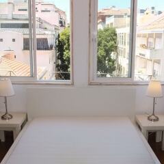 Апартаменты Quiet and Sunny central Lisbon apartment комната для гостей фото 2