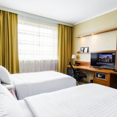 Отель Courtyard by Marriott Prague Airport Прага комната для гостей фото 2