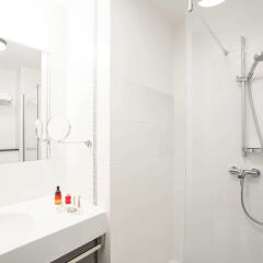 Отель ibis Styles Hotel Brussels Centre Stéphanie Бельгия, Брюссель - 2 отзыва об отеле, цены и фото номеров - забронировать отель ibis Styles Hotel Brussels Centre Stéphanie онлайн ванная фото 2