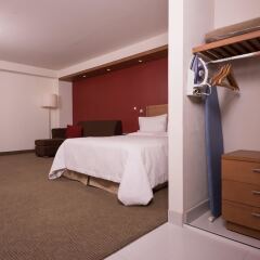 Отель Hampton Inn by Hilton Guadalajara/Expo Jalisco Mexico сейф в номере