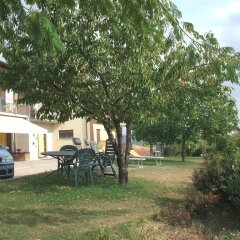 Отель Agriturismo Le Viole Здание Barolo парковка