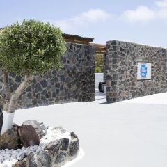 Отель June Twenty Suites Греция, Остров Санторини - отзывы, цены и фото номеров - забронировать отель June Twenty Suites онлайн спортивное сооружение