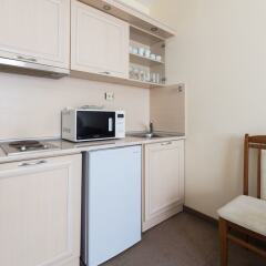 Апартаменты One Bedroom Apartment with Balcony в номере фото 2