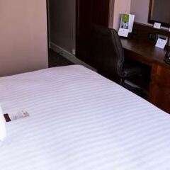 Отель Doubletree by Hilton London Marble Arch сейф в номере