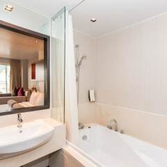 Ashlee Hub Hotel Patong ванная