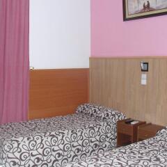 Отель Hostal Daniel Мадрид комната для гостей