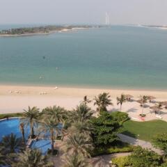 Отель Royal Club at Palm Jumeirah пляж фото 2