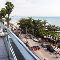 Отель BarFly Pattaya балкон