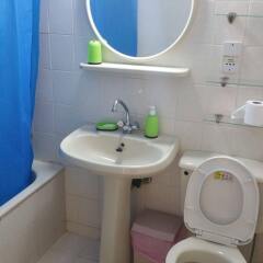 Отель Pasianna Hotel Apartments Кипр, Ларнака - 6 отзывов об отеле, цены и фото номеров - забронировать отель Pasianna Hotel Apartments онлайн ванная