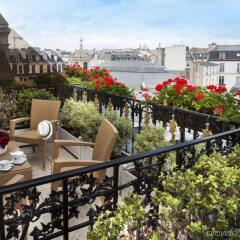 Отель Maison Astor Paris, Curio Collection by Hilton балкон