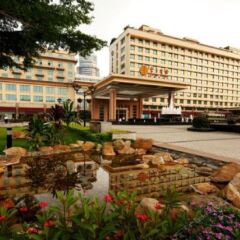 Dong Fang Hotel городской автобус