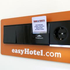 Отель easyHotel Amsterdam Arena Boulevard Нидерланды, Амстердам - 2 отзыва об отеле, цены и фото номеров - забронировать отель easyHotel Amsterdam Arena Boulevard онлайн банкомат