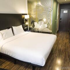 AC Hotel Recoletos by Marriott сейф в номере