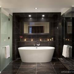 Отель Rosewood Hotel Georgia Канада, Ванкувер - отзывы, цены и фото номеров - забронировать отель Rosewood Hotel Georgia онлайн ванная