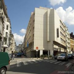 Отель NH Brussels Stéphanie парковка