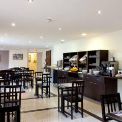Отель Hôtel Orly Superior питание