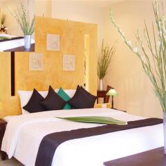 Отель The Old Phuket - Karon Beach Resort 4* Улучшенный номер с различными типами кроватей