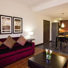 Movenpick Hotel Apartments Al Mamzar Dubai комната для гостей фото 4