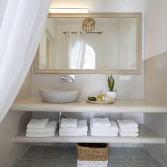 Отель Andromeda Villas Греция, Остров Санторини - 1 отзыв об отеле, цены и фото номеров - забронировать отель Andromeda Villas онлайн ванная фото 2
