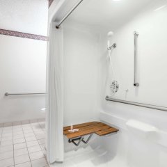 Microtel Inn & Suites by Wyndham Pooler/Savannah in Pooler, United States of America from 116$, photos, reviews - zenhotels.com bathroom