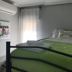 Апартаменты Stay at Home Madrid Apartments VII комната для гостей