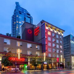 Отель Howard Johnson Hotel by Wyndham Vancouver Downtown Канада, Ванкувер - отзывы, цены и фото номеров - забронировать отель Howard Johnson Hotel by Wyndham Vancouver Downtown онлайн вид на фасад