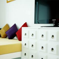 Отель The Old Phuket - Karon Beach Resort сейф в номере