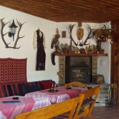 Отель Family Hotel Medven - 1 Болгария, Сливен - отзывы, цены и фото номеров - забронировать отель Family Hotel Medven - 1 онлайн питание фото 2