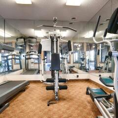 Отель Best Western Lakewood Inn фитнесс-зал